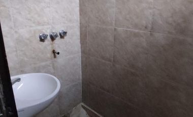 Venta Casa en planta alta 3 habitaciones living comedor cocina patio terraza Zona Jerárquicos