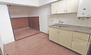 Venta Casa en planta alta 3 habitaciones living comedor cocina patio terraza Zona Jerárquicos