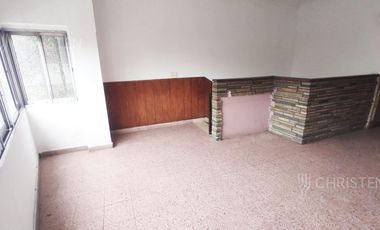 Venta Casa en planta alta 3 habitaciones living comedor cocina patio terraza Zona Jerárquicos