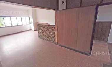 Venta Casa en planta alta 3 habitaciones living comedor cocina patio terraza Zona Jerárquicos