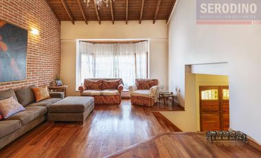 Chalet con excelente lote y ubicación