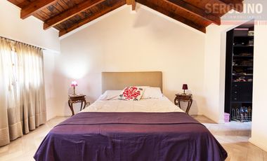 Chalet con excelente lote y ubicación