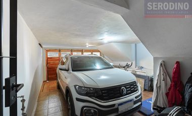 Chalet con excelente lote y ubicación