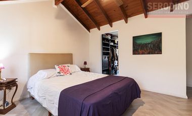 Chalet con excelente lote y ubicación