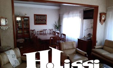 CHALET DOS PLANTAS EN EXCELENTE ESTADO - Temperley Este