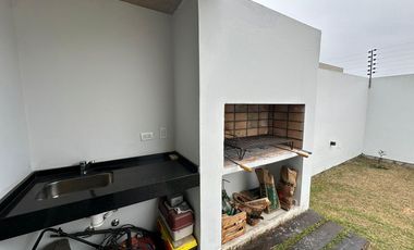 Venta Duplex - 4 Dormitorios - B° Prados de Manantiales