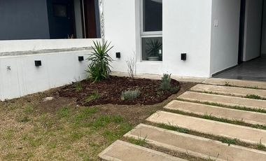 Venta Duplex - 4 Dormitorios - B° Prados de Manantiales