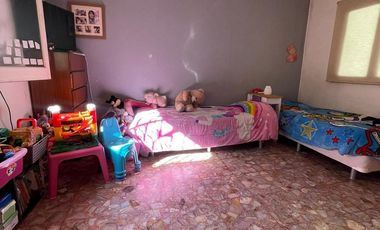 Casa en Villa Dominico de 3 ambientes con cochera y patio