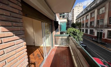 Depto 3 Amb con Balcón Excelente Estado en Avellaneda Centro