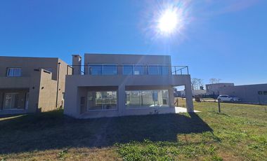 Casa en vent en Santa Lucia Pilar del Este | VCO Propiedades