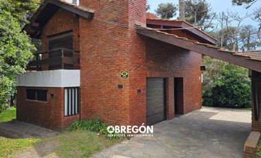 Casa en alquiler zona norte de Pinamar a 2 cuadras del mar
