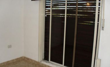 3 AMB  opcional cochera. Consulte! - Turdera Yrigoyen 11021 2°