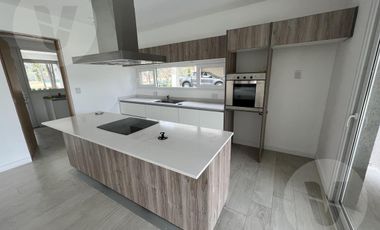 Casa en venta - Barrio Saint Thomas Oeste, Canning