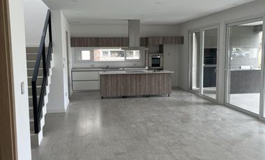 Casa en venta - Barrio Saint Thomas Oeste, Canning