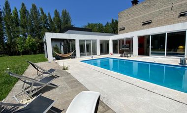 Casa en  Venta en Campos de Roca II