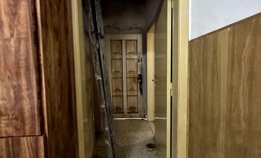Venta de casa de 2 ambientes con cochera en Wilde