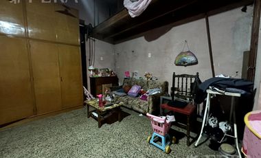 Venta de casa de 2 ambientes con cochera en Wilde