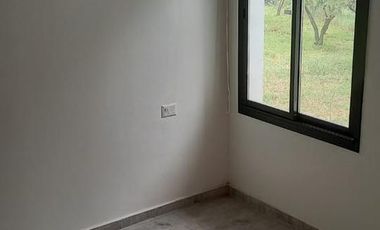 Casa en venta - 1 Dormitorio 1 Baño - Cocheras - 586Mts2 - Villa Rumipal