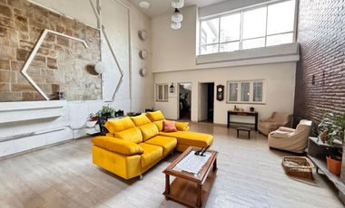 Importante casa de 5 dormitorios sobre Av. Mate de Luna al 2100, zona Parque Avellaneda