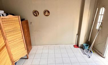 Importante casa de 5 dormitorios sobre Av. Mate de Luna al 2100, zona Parque Avellaneda