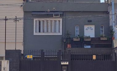 Importante casa de 5 dormitorios sobre Av. Mate de Luna al 2100, zona Parque Avellaneda