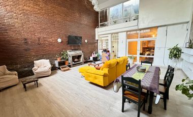 Importante casa de 5 dormitorios sobre Av. Mate de Luna al 2100, zona Parque Avellaneda