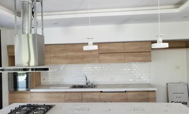 EXCLUSIVA CASA A ESTRENAR EN MIRALAGOS