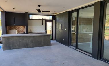 EXCLUSIVA CASA A ESTRENAR EN MIRALAGOS