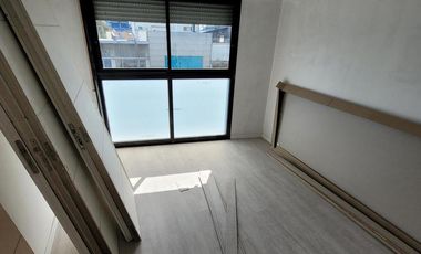 Dpto 3 amb a estrenar, 2° C, 63,25 m2 total, c/balcón semicubierto al fte, Liniers.