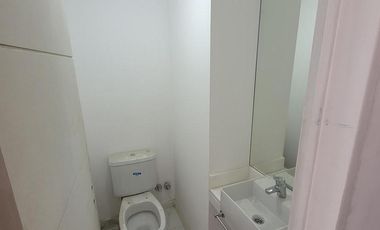 Dpto 3 amb a estrenar, 2° C, 63,25 m2 total, c/balcón semicubierto al fte, Liniers.