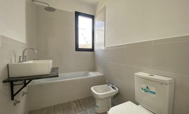 CASA | VENTA | A ESTRENAR | 4 AMBIENTES | BARRIO SAN SEBASTIAN