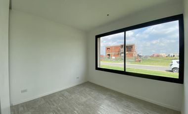 CASA | VENTA | A ESTRENAR | 4 AMBIENTES | BARRIO SAN SEBASTIAN