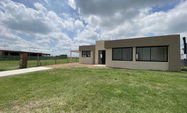CASA | VENTA | A ESTRENAR | 4 AMBIENTES | BARRIO SAN SEBASTIAN