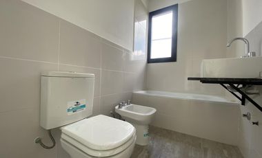 CASA | VENTA | A ESTRENAR | 4 AMBIENTES | BARRIO SAN SEBASTIAN