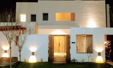 CASA EN ALQUILER DE TEMPORADA EN SANTA TERESA- MAROTO PROPIEDADES