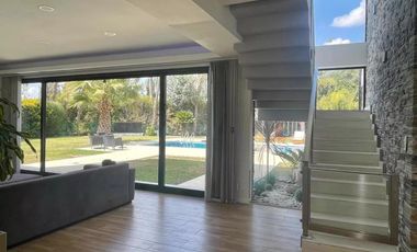 Casa en alquiler temporario en el barrio Malibu