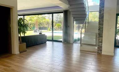 Casa en alquiler temporario en el barrio Malibu
