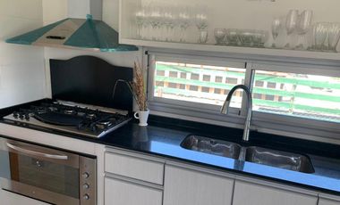 Casa en venta (con renta) en PUERTOS en Barrio Vistas con pileta sobre un lote de 700 m2