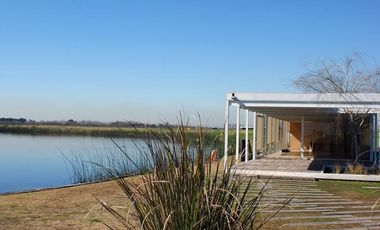Casa en venta (con renta) en PUERTOS en Barrio Vistas con pileta sobre un lote de 700 m2