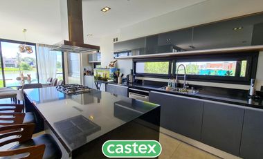 Casa en venta en Terralagos, Canning