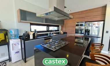 Casa en venta en Terralagos, Canning