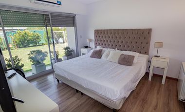 SAN SEBASTIAN - VENTA DE CASA DE 3 DORMITORIOS EN BARRIO CERRADO