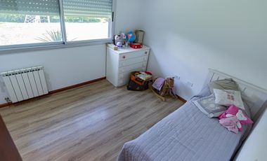 SAN SEBASTIAN - VENTA DE CASA DE 3 DORMITORIOS EN BARRIO CERRADO