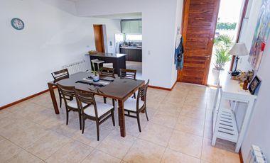 SAN SEBASTIAN - VENTA DE CASA DE 3 DORMITORIOS EN BARRIO CERRADO