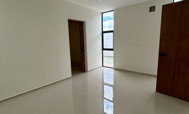 CASA EN VENTA DE UNA PLANTA EN PRIVADA CON AMENIDADES MERIDA CHOLUL