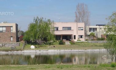 CASA EN VENTA EN BARRIO SAN MARCO - MAROTO PROPIEDADES