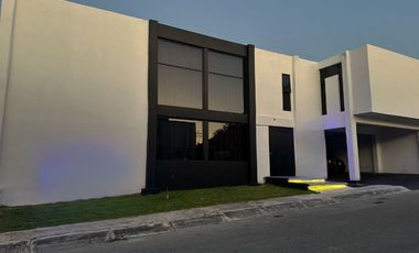 Casa en exclusiva privada