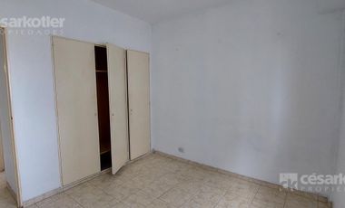 Departamento de 4 amb. en plena Estación de Temperley
