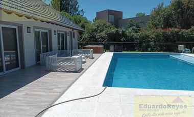 Casa en venta en Country Club El Paraíso Hípico & Golf