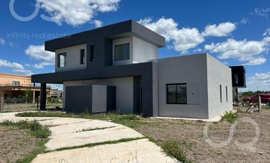 Venta Casa San Sebastián - Área 11